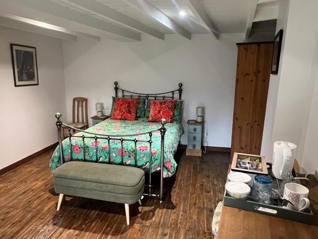 Bed and Breakfast The Little Robin Chevanceaux Exterior foto